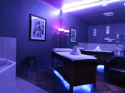Erotic massage Retreat