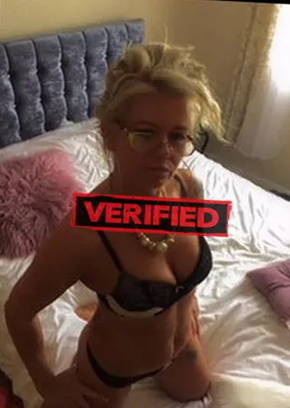 Britney strapon Prostitute Janub as Surrah